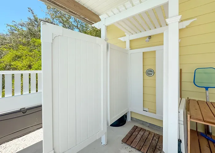 The Yellow House South At Herons Walk Holiday home *